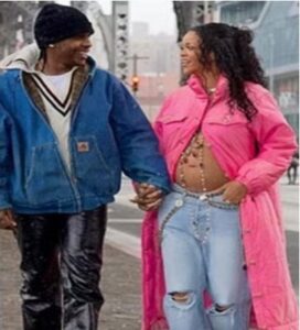 Rihanna reveals she's pregnant